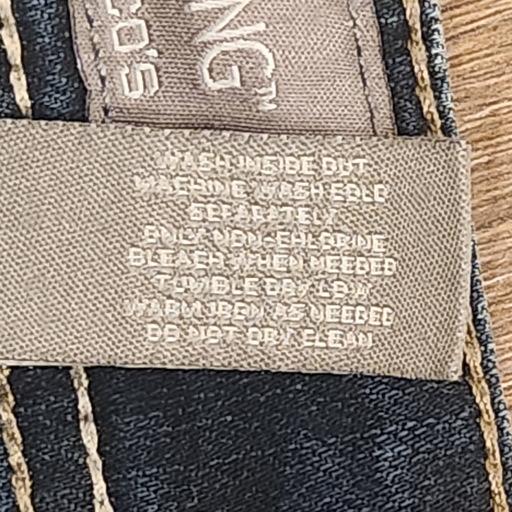 Chicos Women's Indigo Flare Jeans Size 1 (Medium 8-10) - Picture 4 of 7